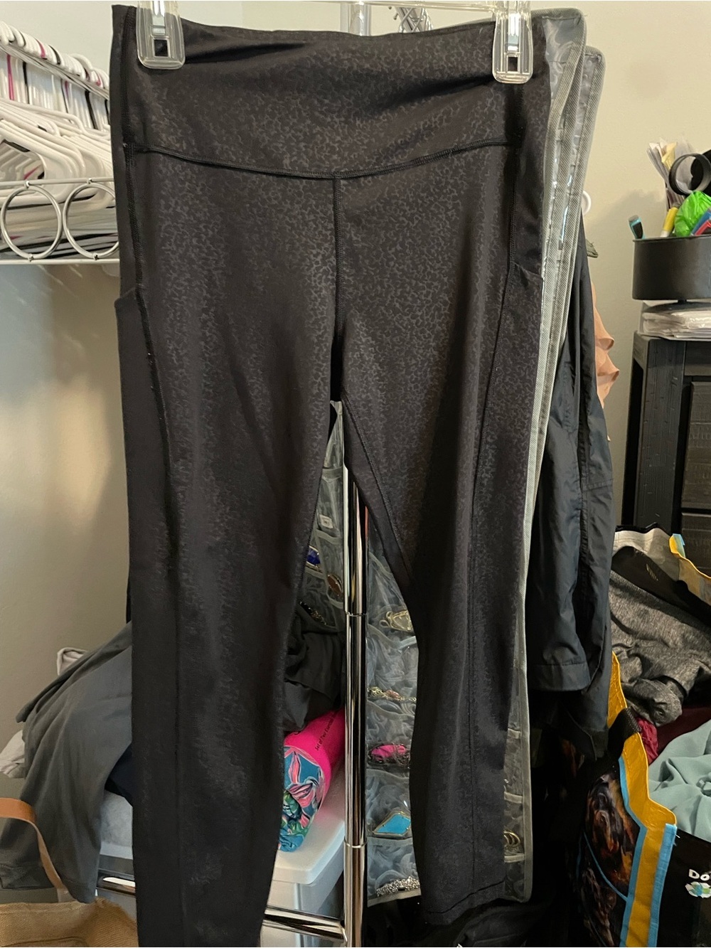 Athleta Black animal print 7/8 Tight Leggings